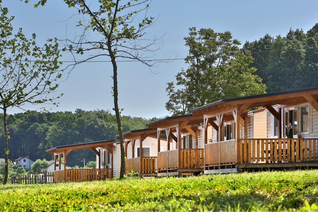 Hotel Kamp Slapic Duga Resa Pokoj fotografie